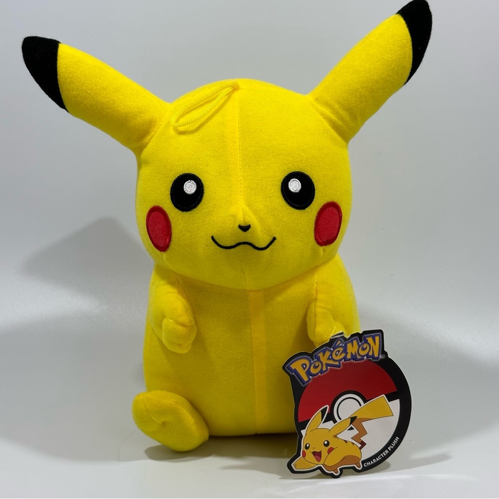 Pokémon Pikachu 2017 10” Stuffed Animal Plush NWT
